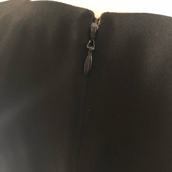 Med Ruffle Sleeve Dress Black Cream BCBG MaxAzria - Picture 7 of 7